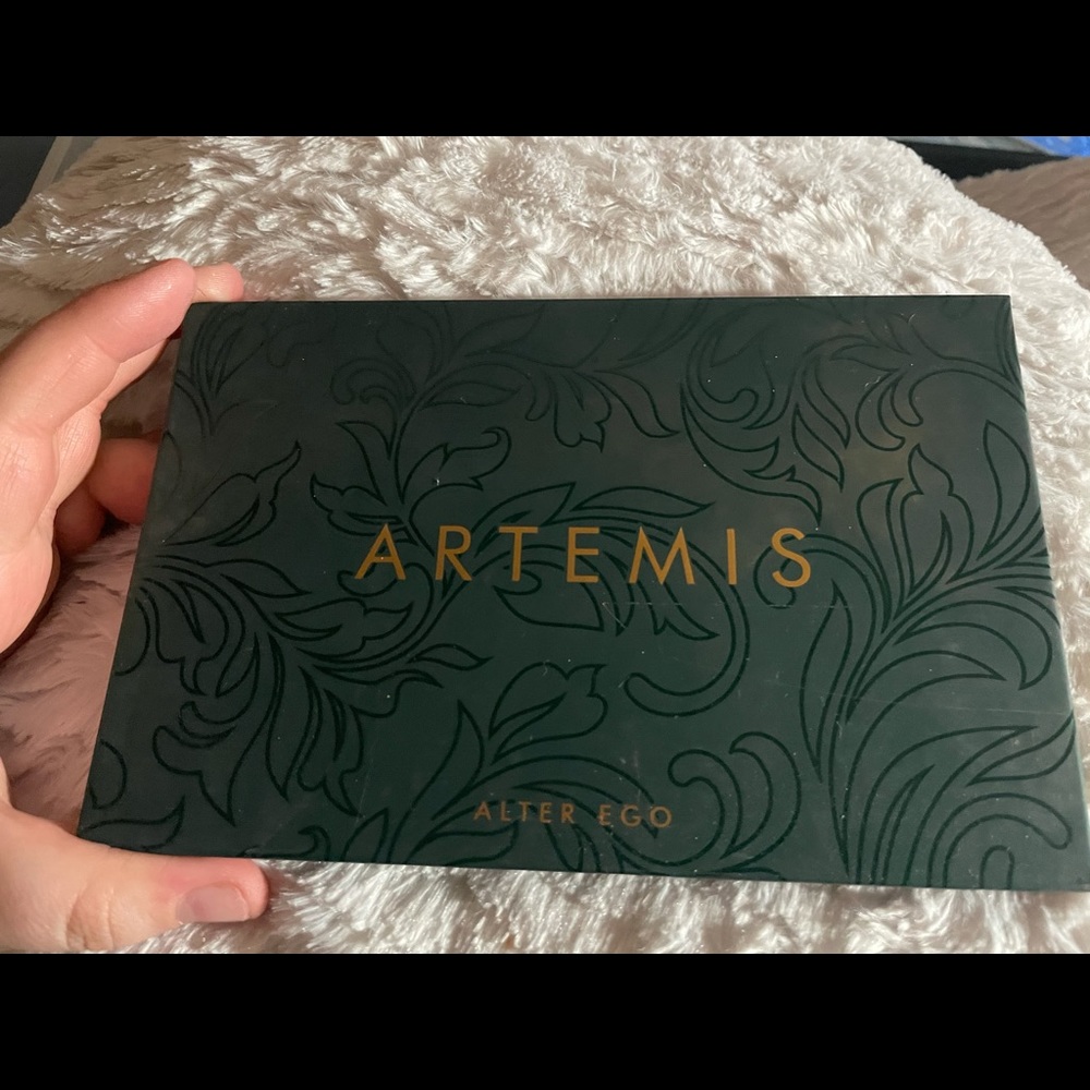 Artemis pallet by alter ego